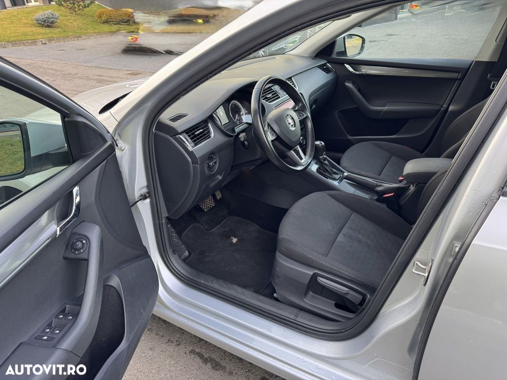 Skoda Octavia 2.0 TDI DSG Ambition - 17