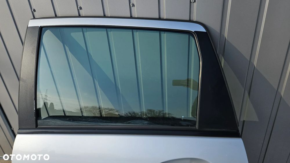 Drzwi lewe tylne Mercedes B-klasa W245 lewy tył 761 kompletne - 2