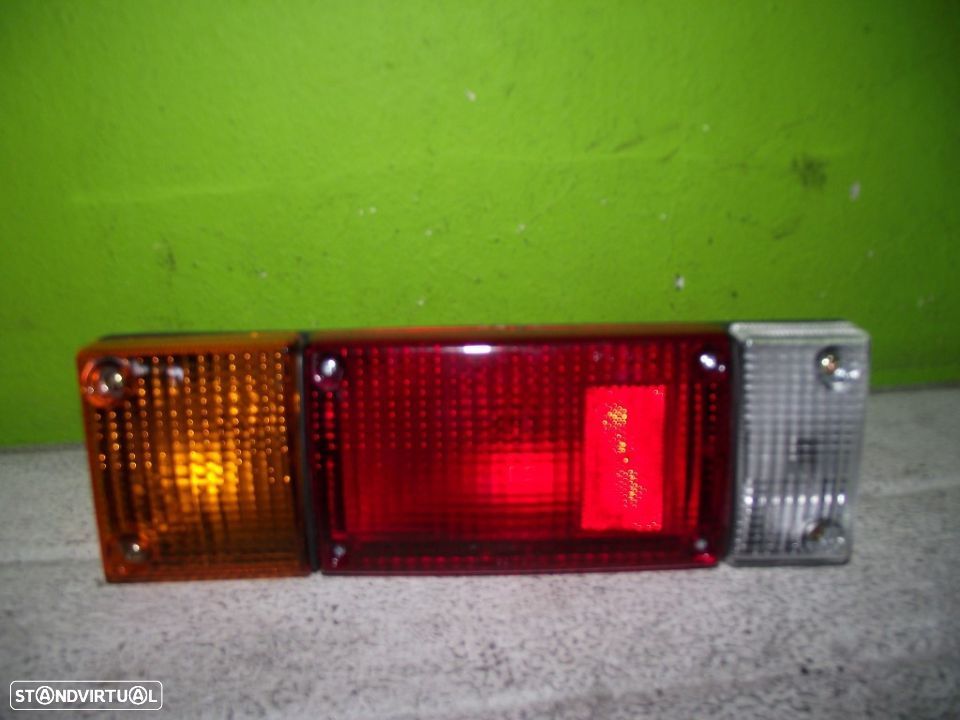 Farolim Trás Esquerdo Nissan D21 / Nissan D22 - 1986 / 2001 - 1