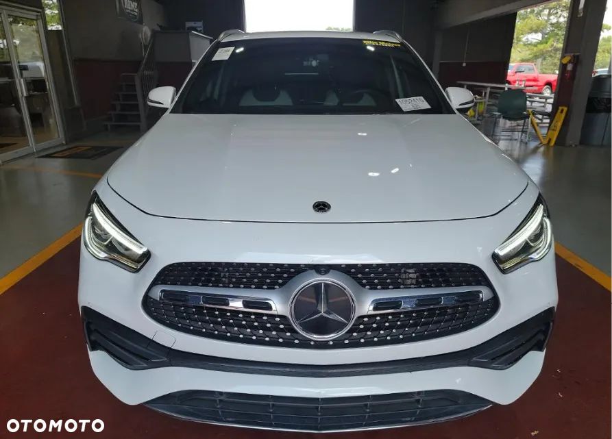 Mercedes-Benz GLA 250 4Matic 8G-DCT AMG Line - 2