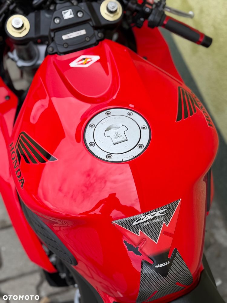 Honda CBR - 35
