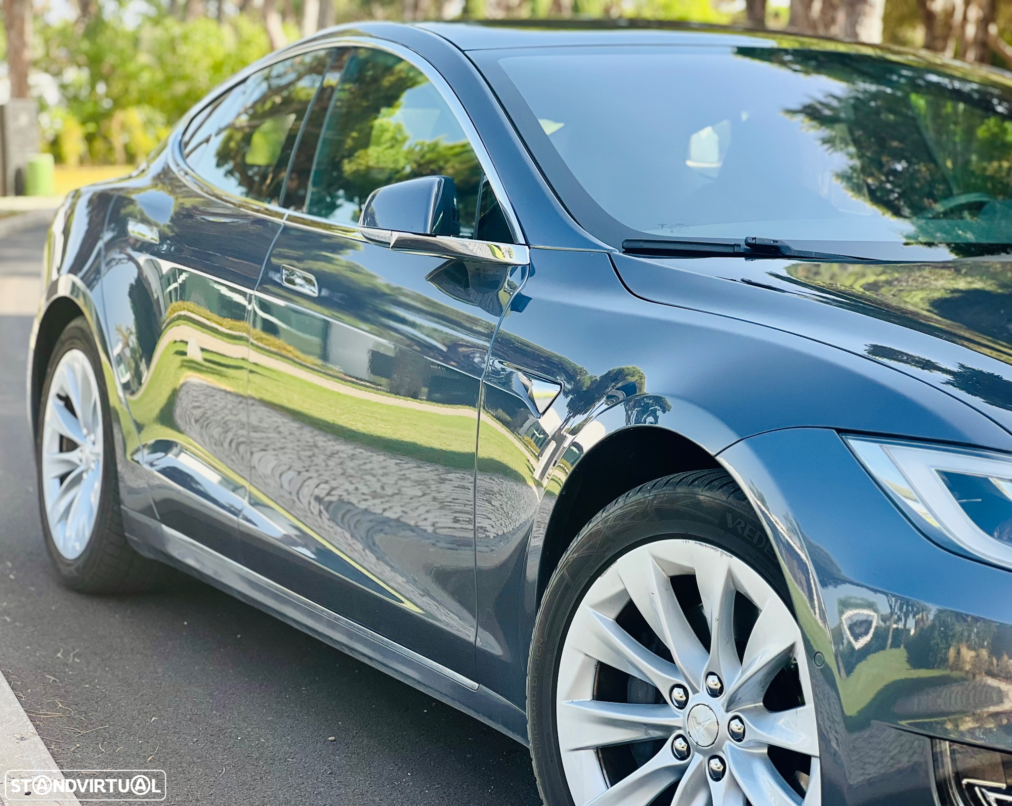 Tesla Model S Long Range - 8