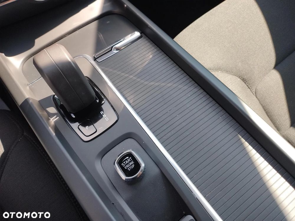 Volvo V60 B3 B Momentum Core - 16