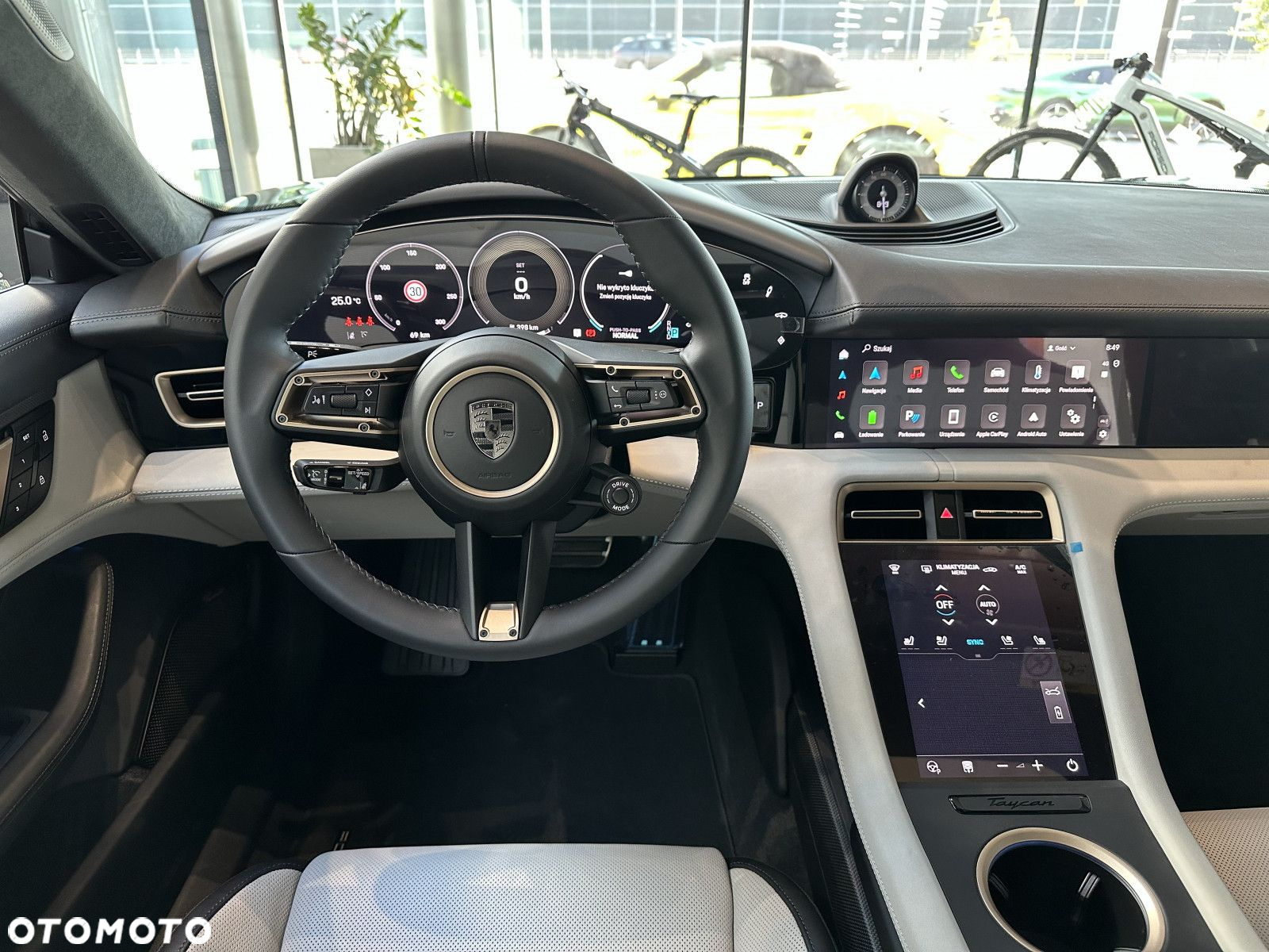 Porsche Taycan - 12