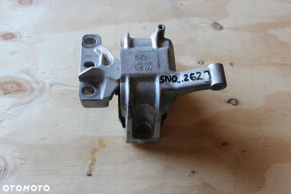 PODUSZKA SILNIKA VW TIGUAN LIFT 5N0199262J 2013