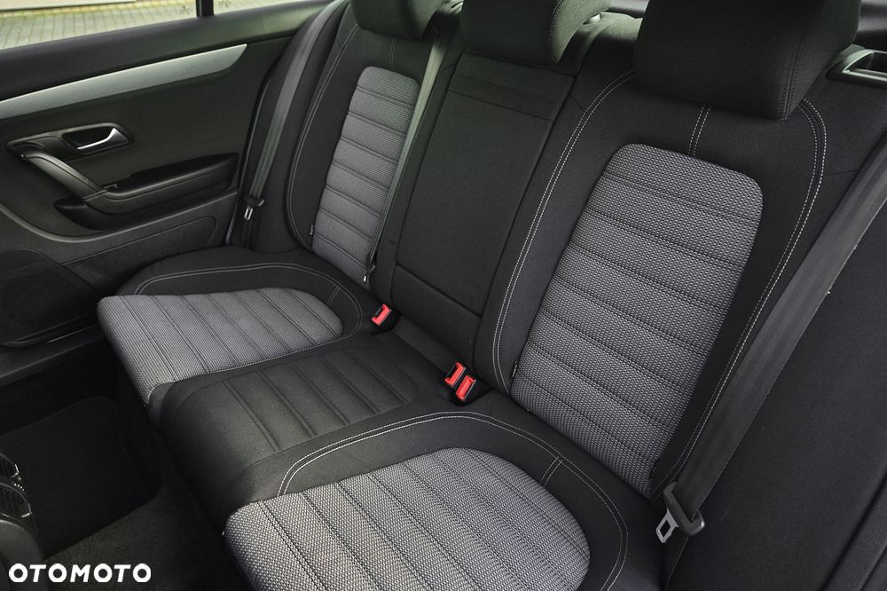 Volkswagen Passat CC 2.0 Blue TDI - 29
