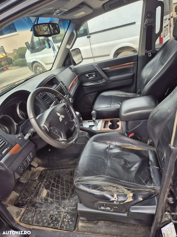 Mitsubishi Pajero LWB 3.2 DI-D Instyle A/T - 6