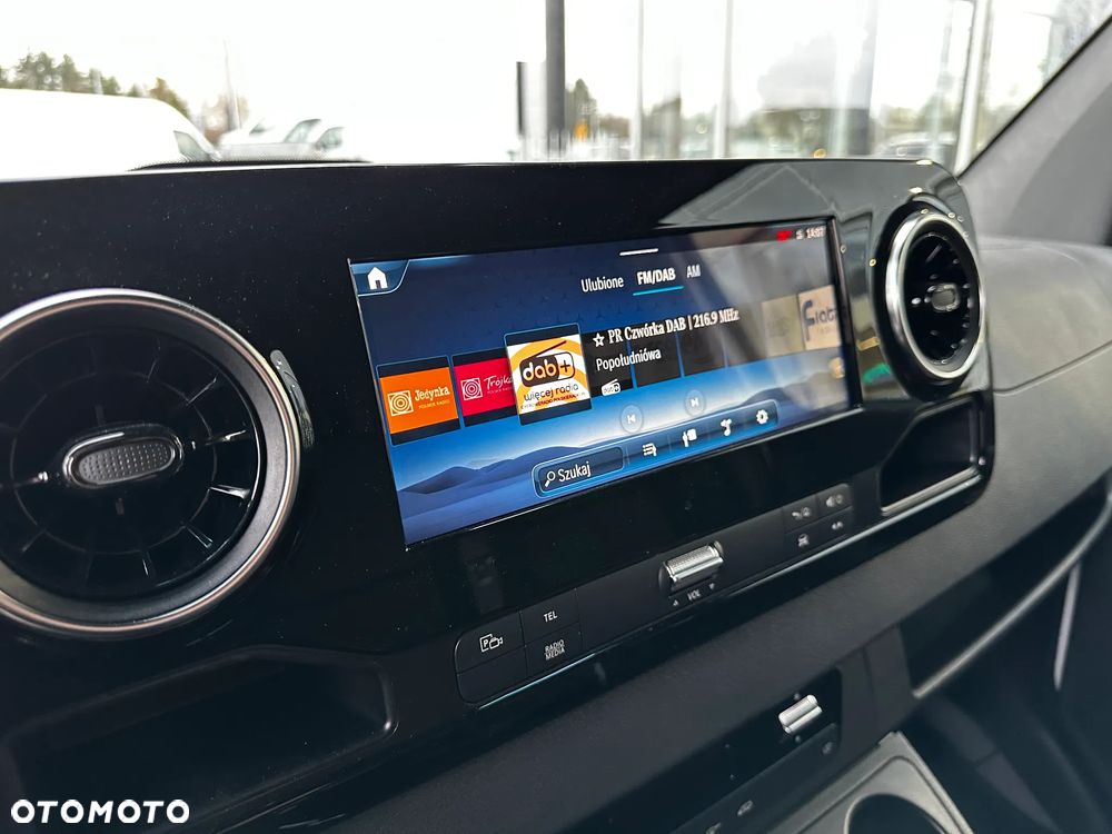 Mercedes-Benz Sprinter - 12