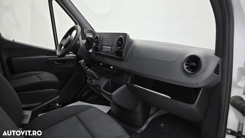Mercedes-Benz Sprinter - 19