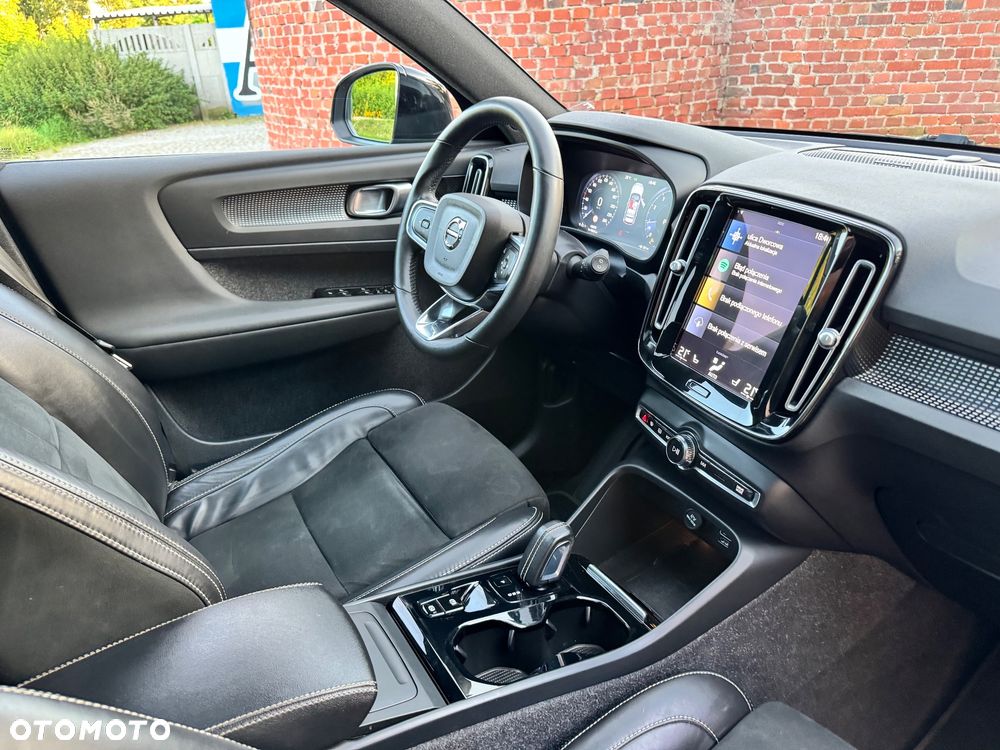 Volvo XC 40 T3 R-Design - 19