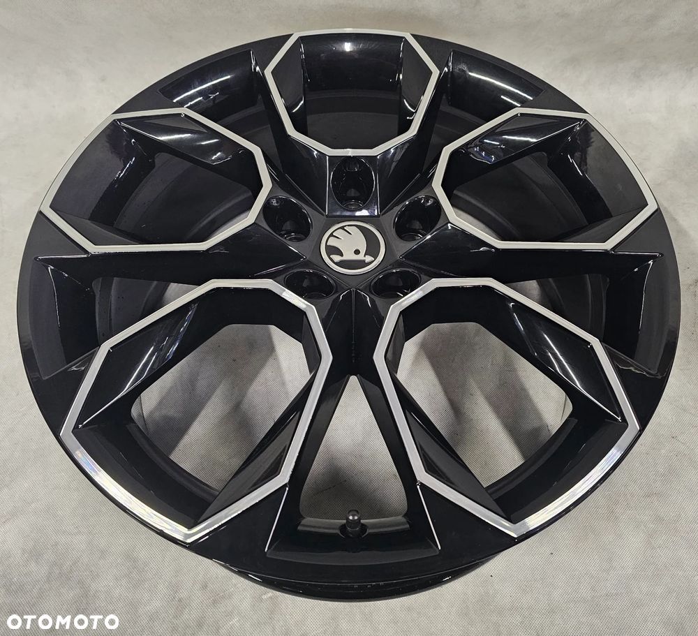 FELGI KOŁA SKODA OCTAVIA 5E0601025AH 7,5x19 ET51 - 4