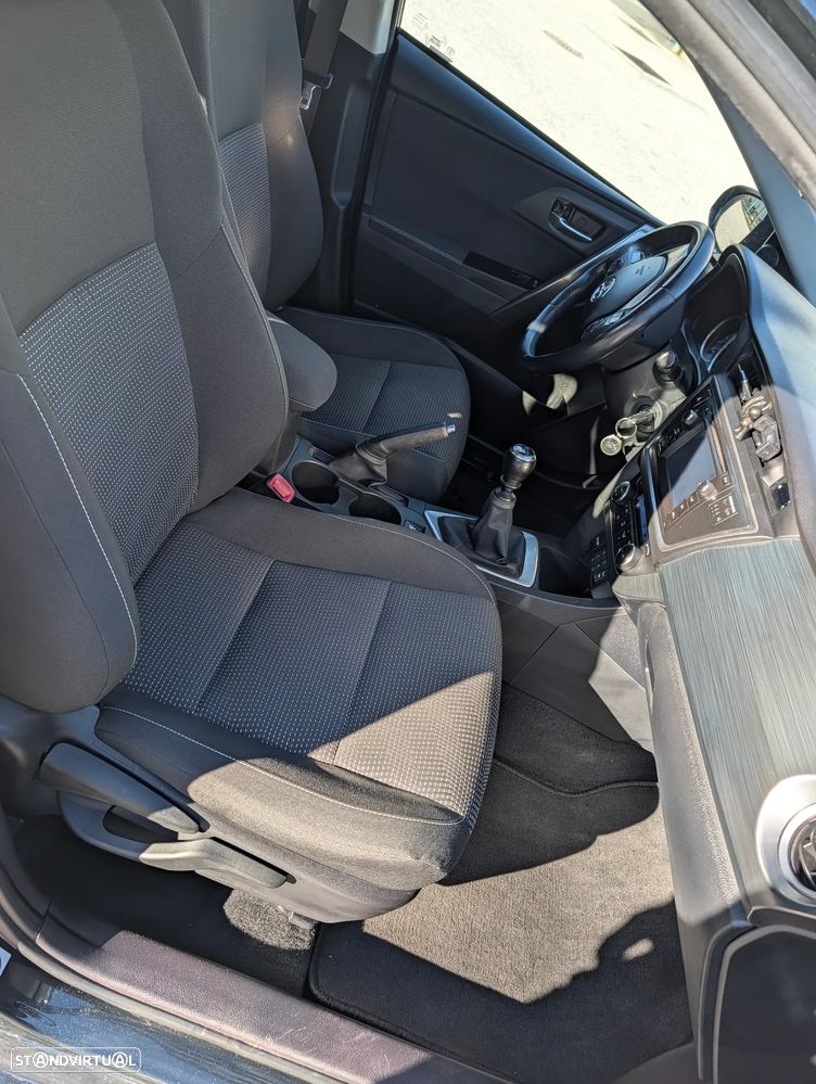Toyota Auris - 14