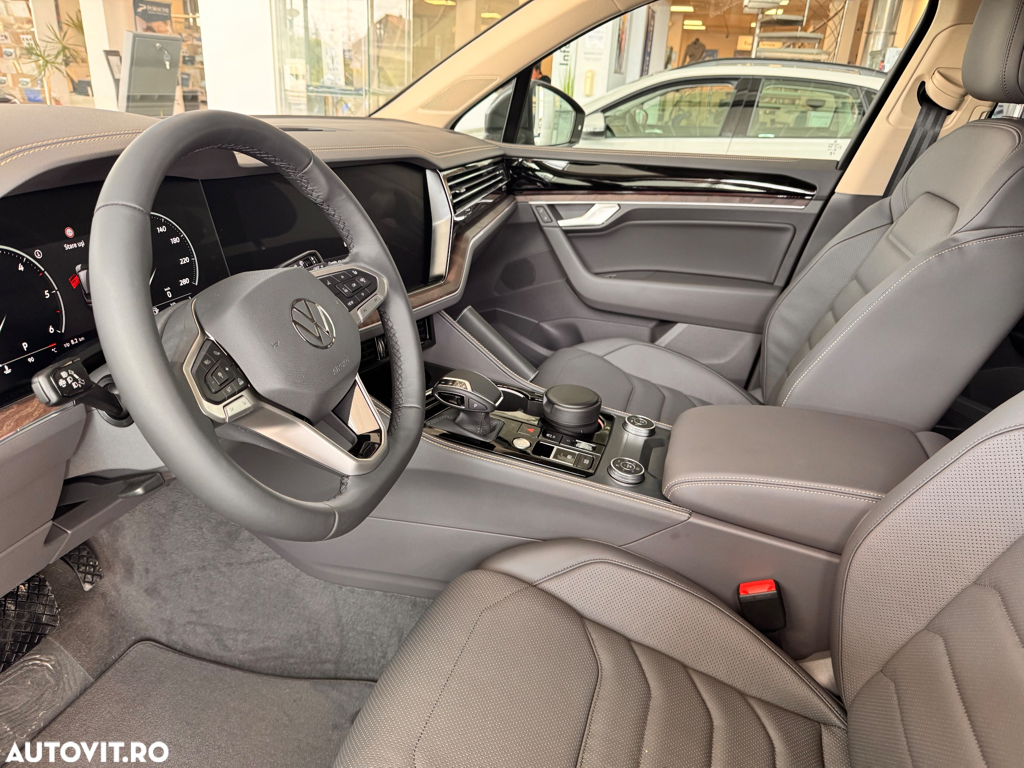 Volkswagen Touareg V6 TDI 4MOTION Elegance - 12