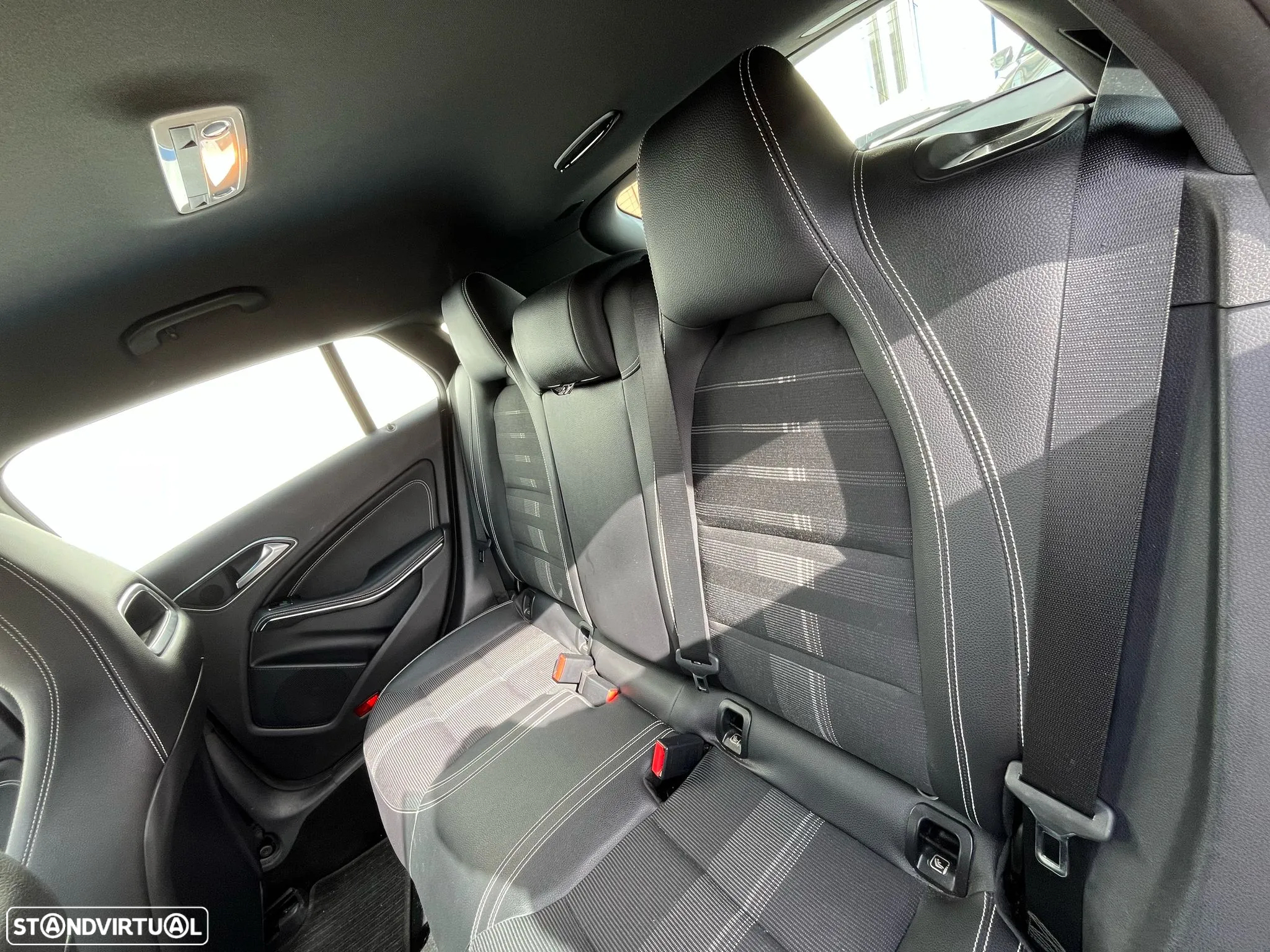 Mercedes-Benz CLA 180 d Shooting Brake - 9
