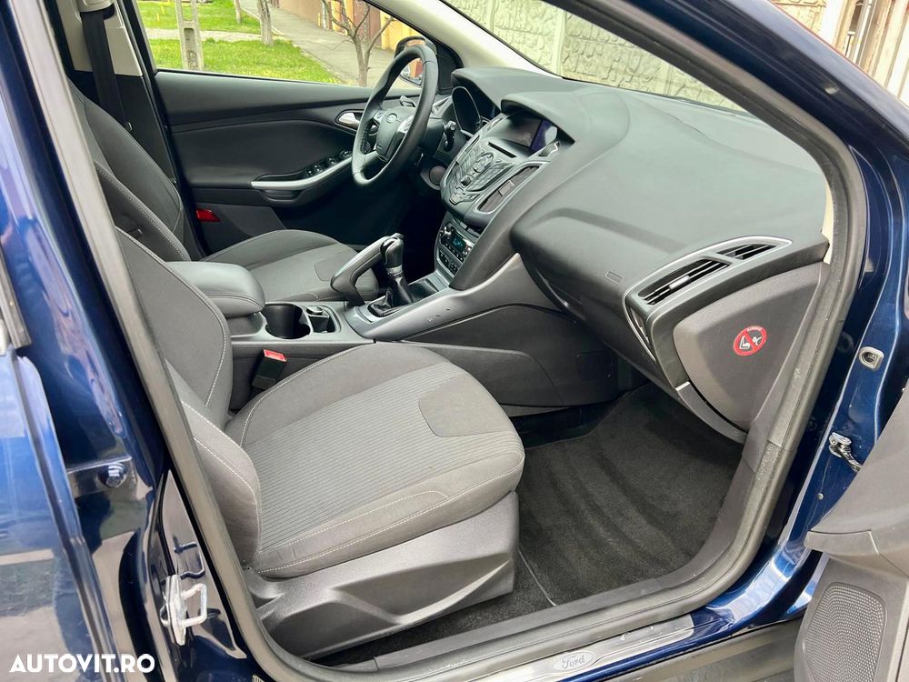 Ford Focus - 8