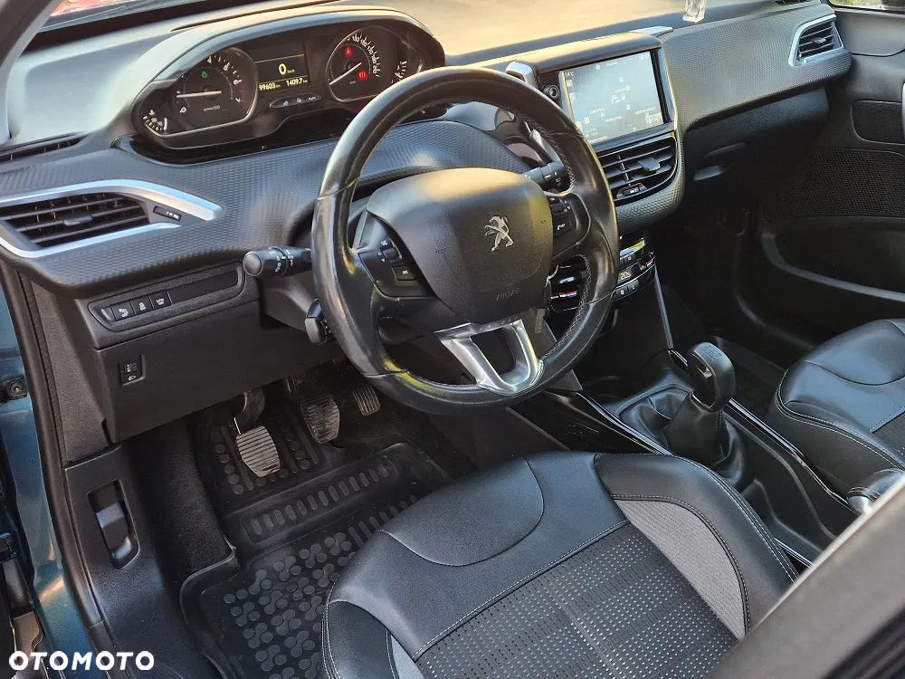 Peugeot 2008 1.2 Pure Tech GPF Allure S&S - 16