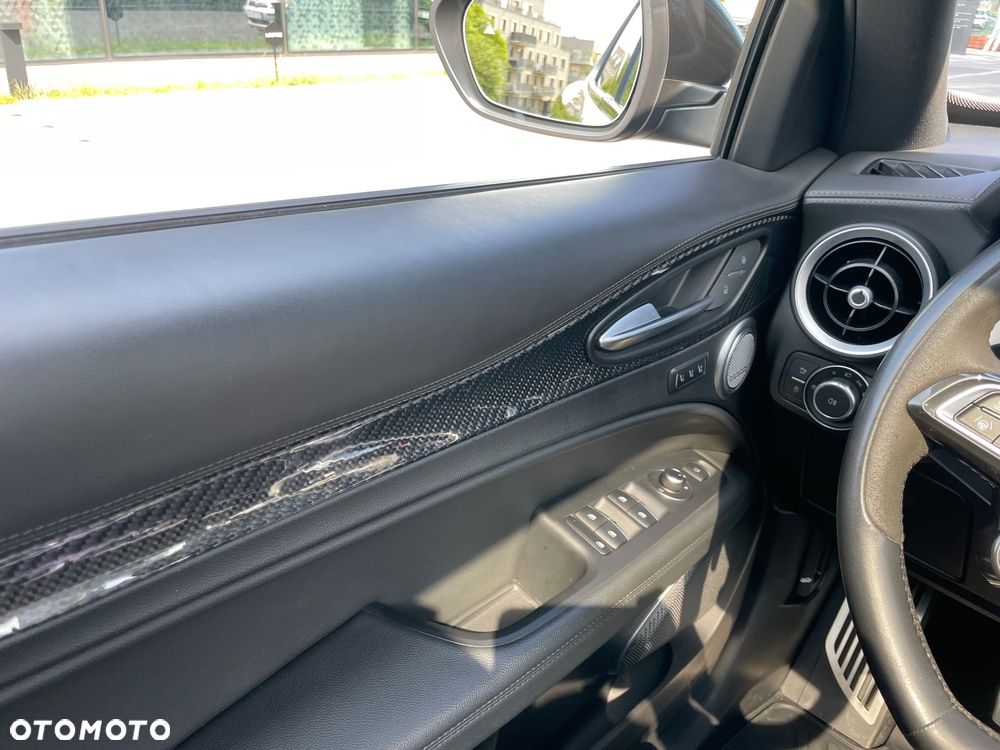 Alfa Romeo Stelvio V6 2.9 Bi-Turbo AT8-Q4 Quadrifoglio - 21