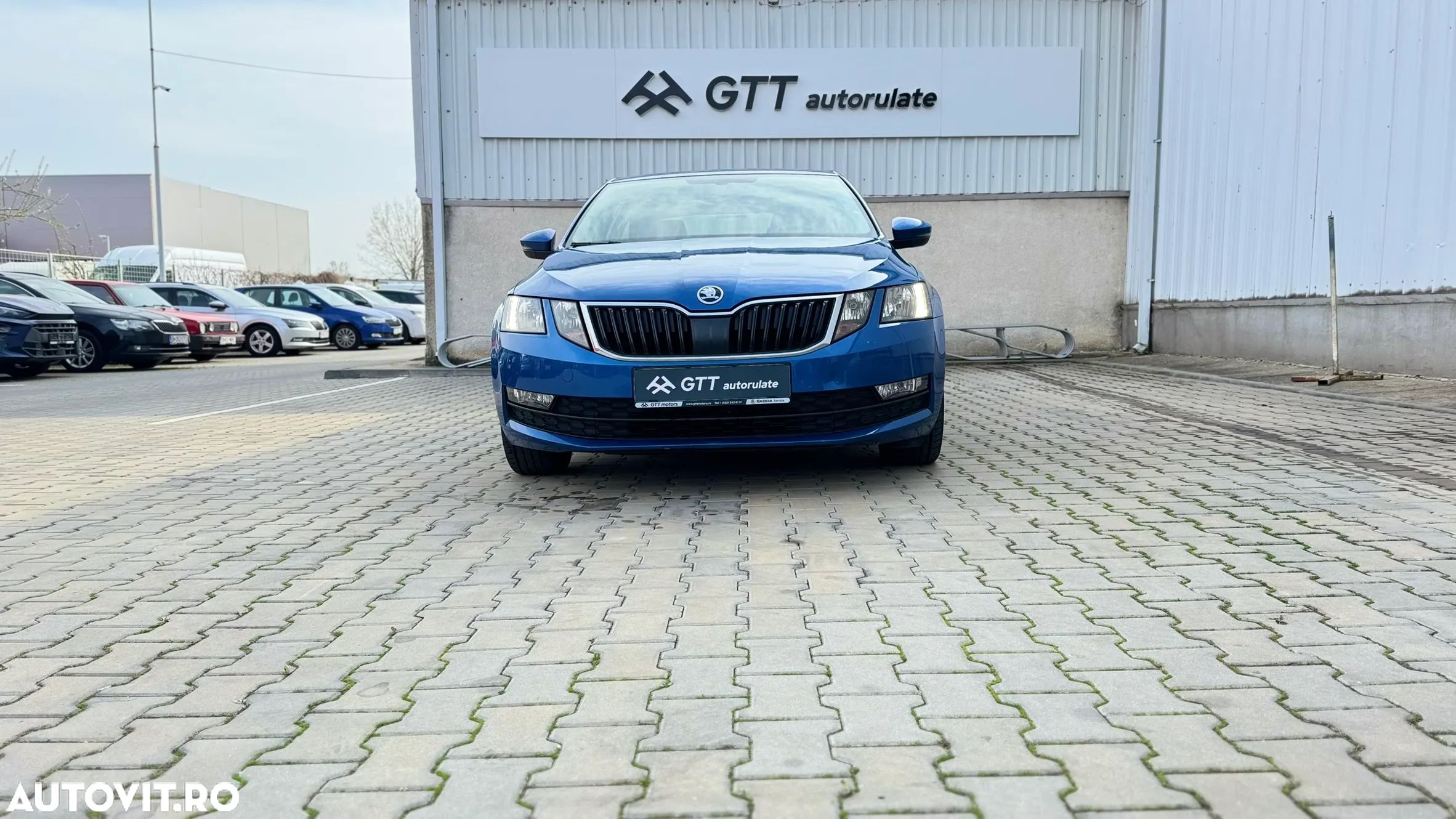 Skoda Octavia 1.6 TDI DSG Ambition - 1