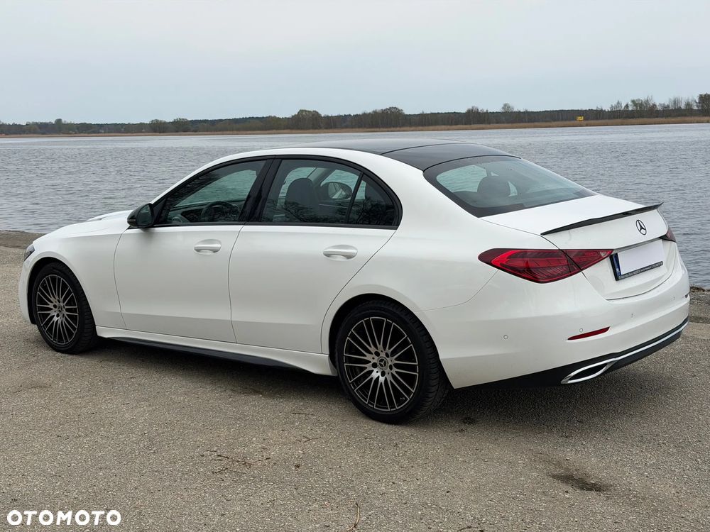 Mercedes-Benz Klasa C 180 9G-TRONIC AMG Line - 18
