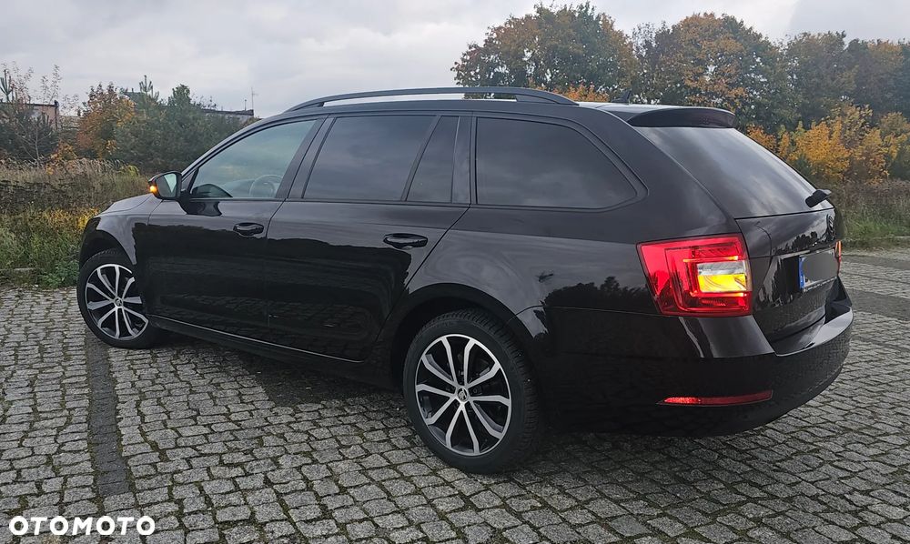 Skoda Octavia Combi 2.0 TDI DSG Edition - 5