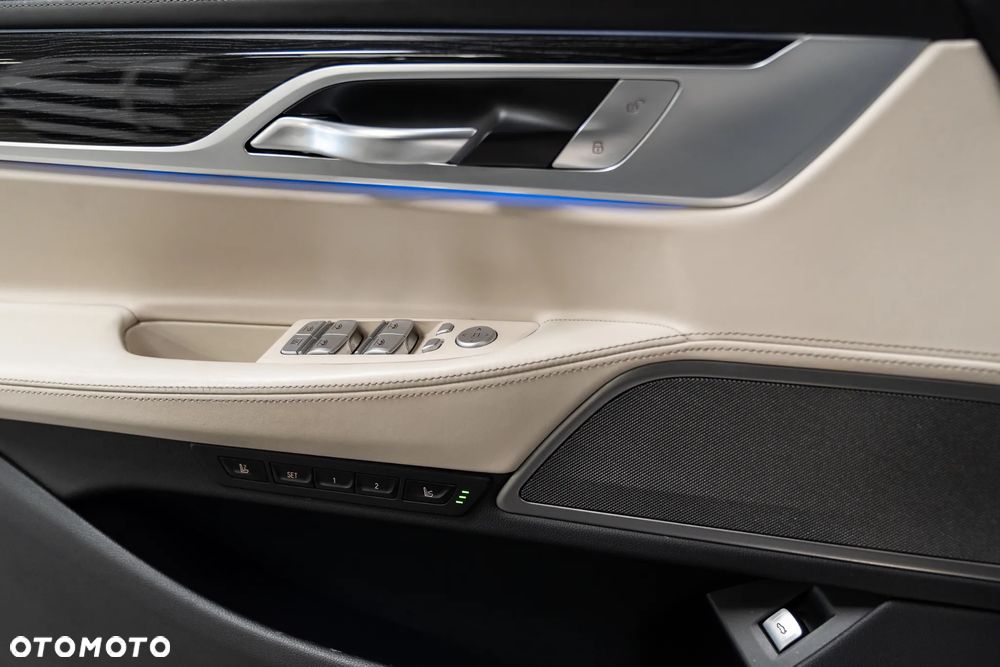 BMW Seria 7 750d xDrive sport - 27