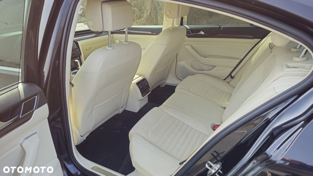 Volkswagen Passat 2.0 TSI BMT Highline DSG - 17