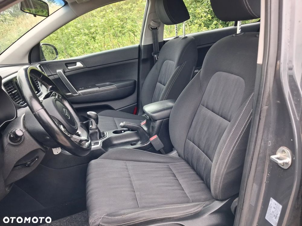 Kia Sportage 1.6 GDI 2WD Attract - 12