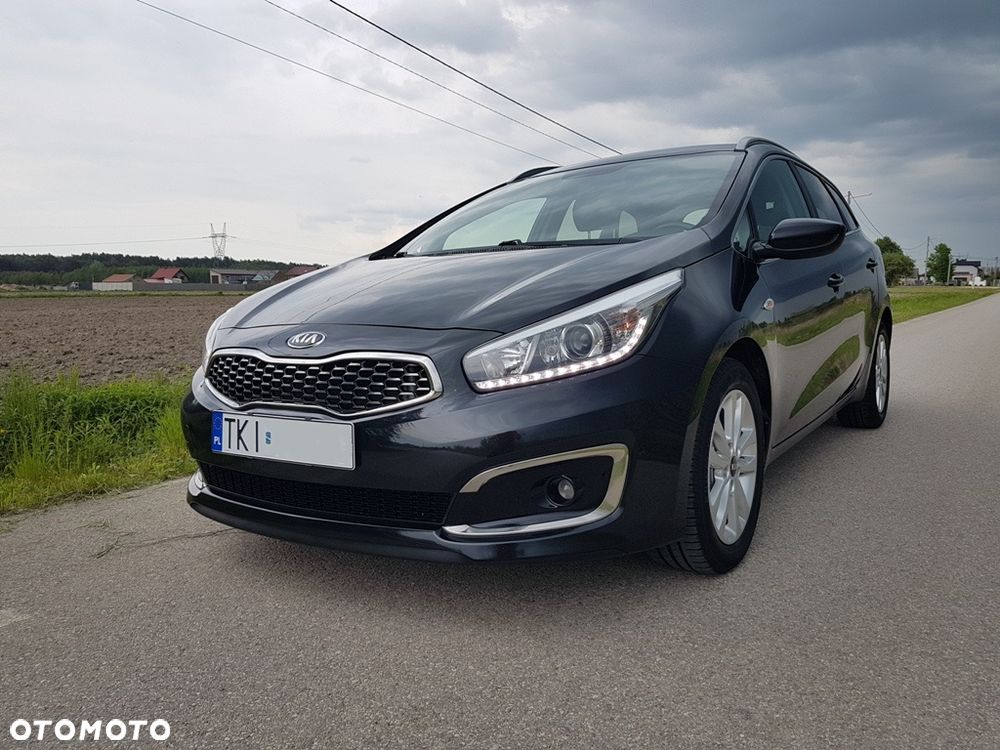 Kia Ceed 1.6 CRDi 136 ISG Dream-Team Edition - 18