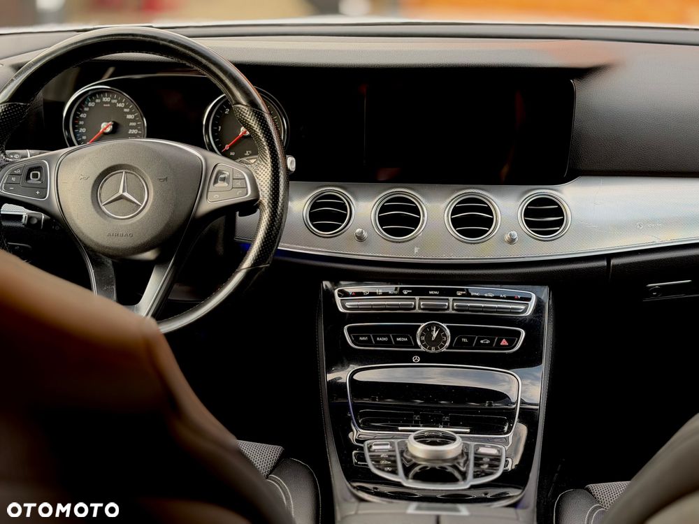 Mercedes-Benz Klasa E - 26