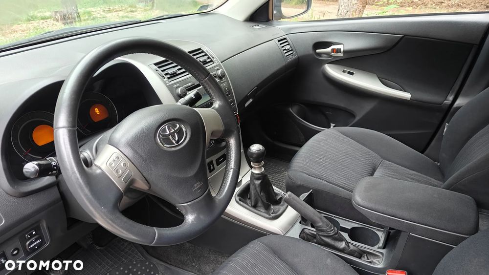 Toyota Corolla - 8