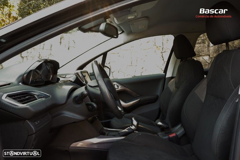 Peugeot 2008 1.2 PureTech Style - 11