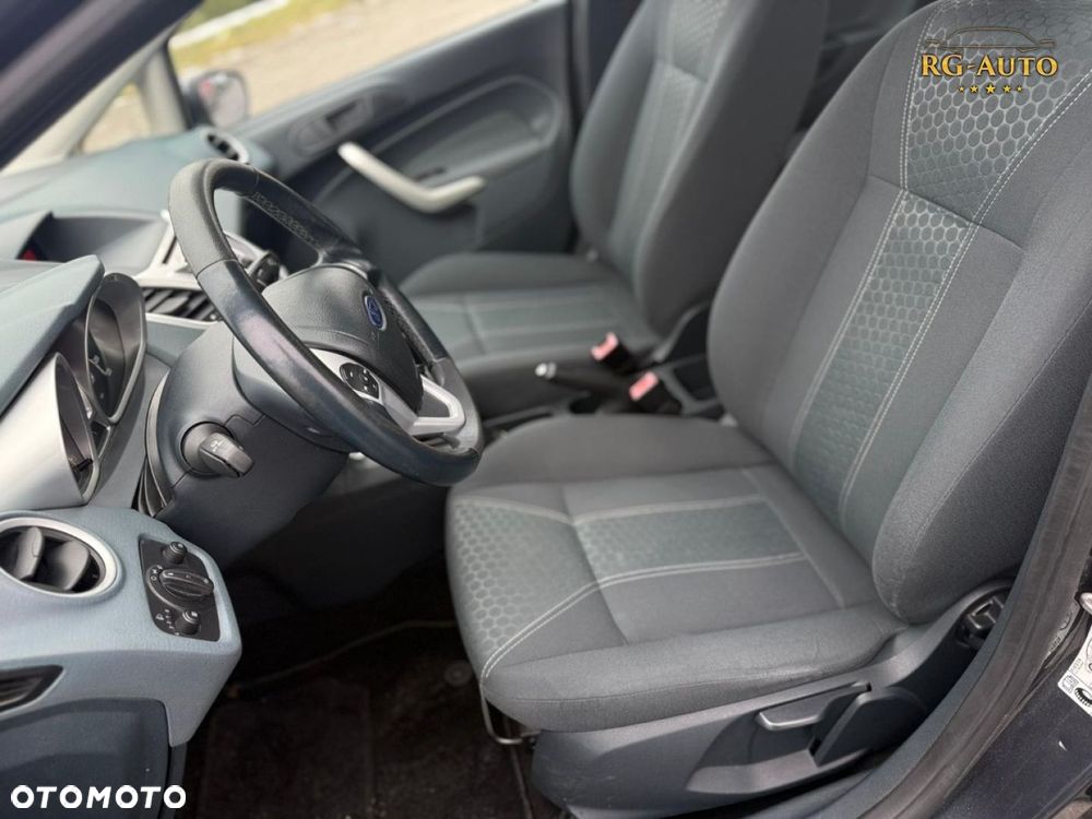 Ford Fiesta - 35