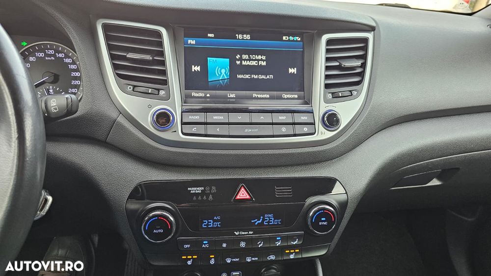 Hyundai Tucson 2.0 CRDI 4WD Automatik Style - 16