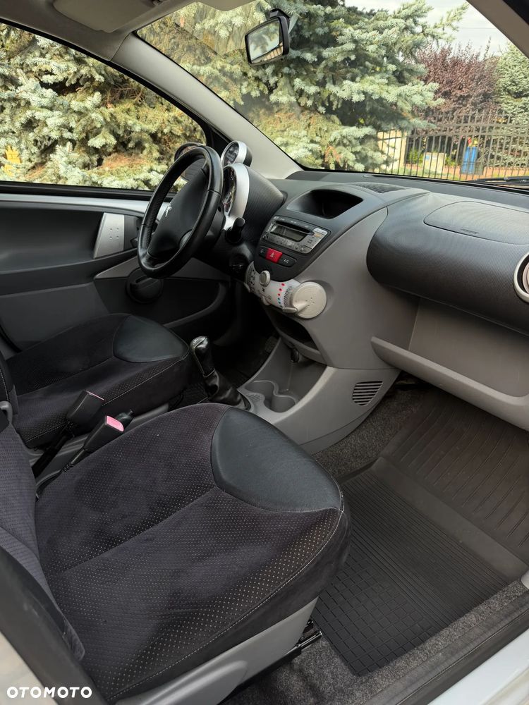 Peugeot 107 1.0 Trendy - 8