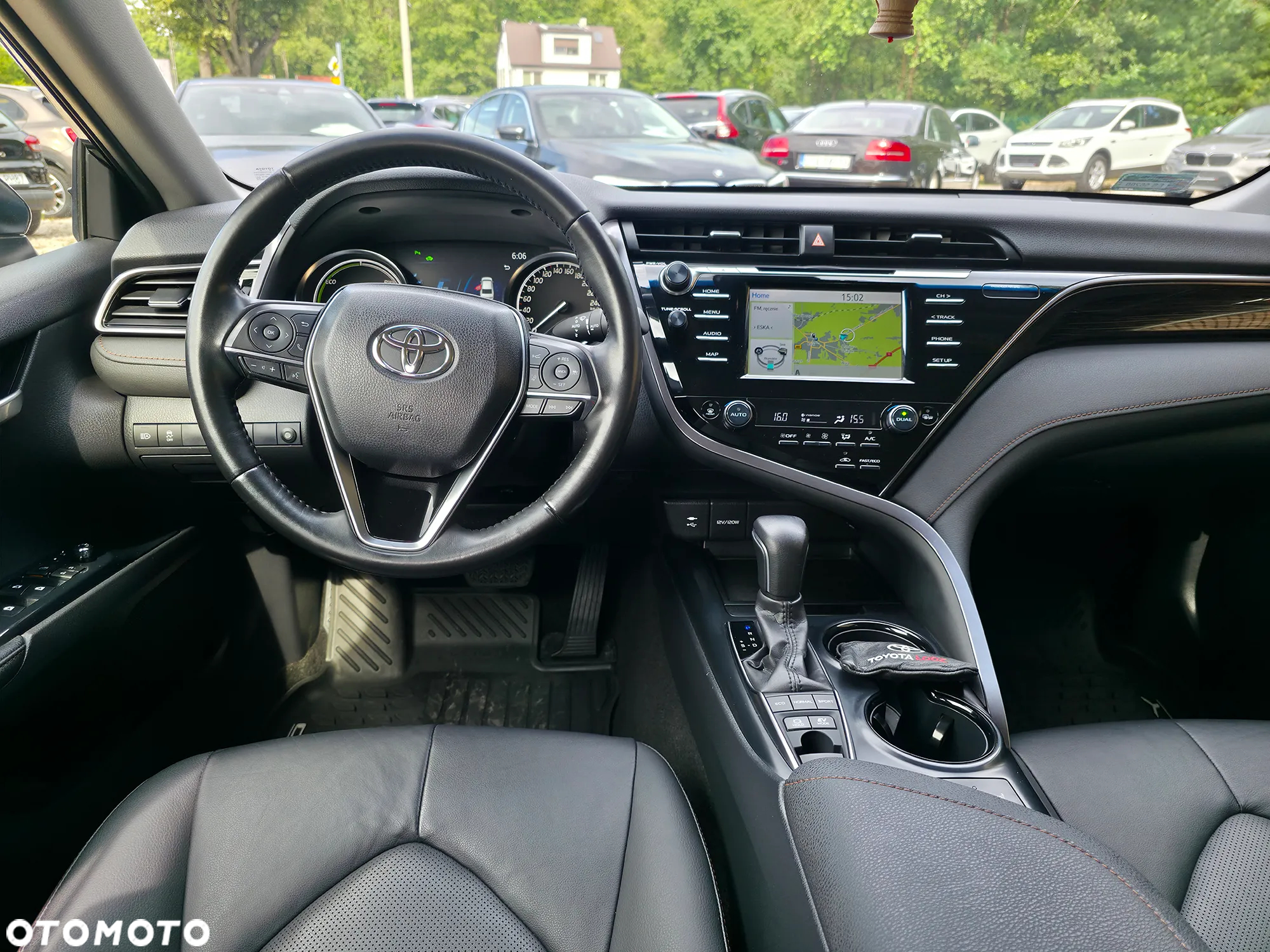 Toyota Camry 2.5 Hybrid Executive CVT - 12