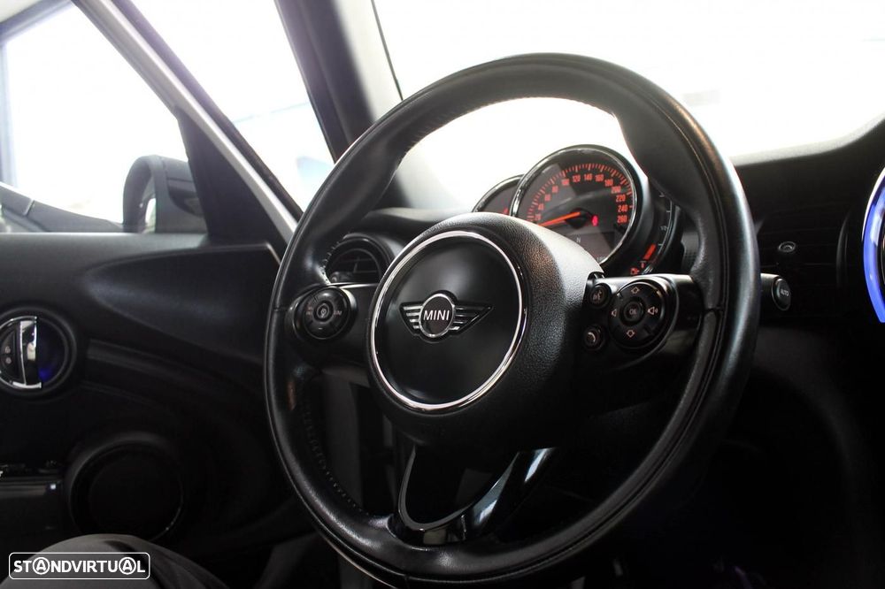MINI 5 Portas Cooper D - 9