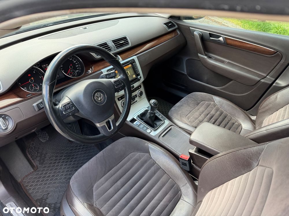 Volkswagen Passat 2.0 TDI Comfortline - 6