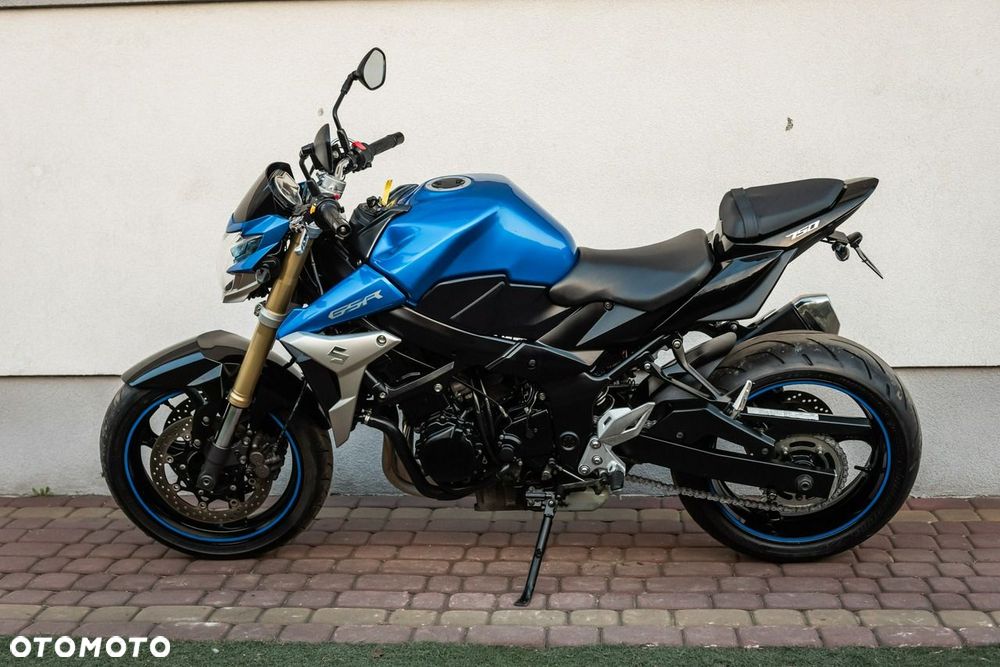 Suzuki GSR - 5