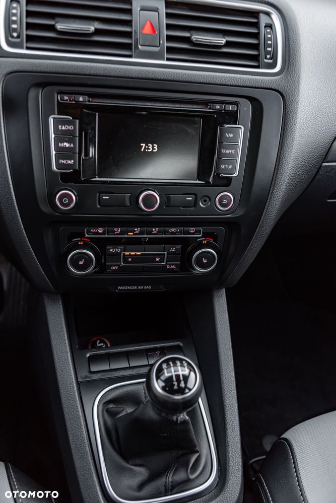 Volkswagen Jetta 1.6 TDI Blue Motion Technology Comfortline - 34