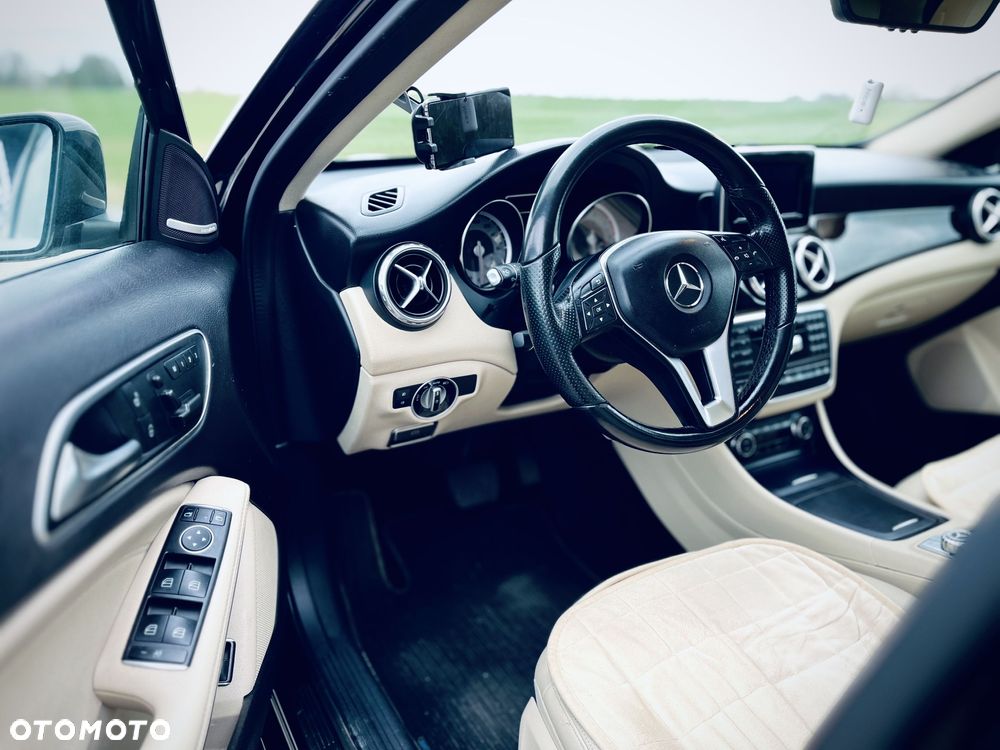 Mercedes-Benz GLA 250 4-Matic - 6