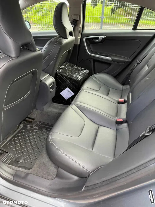 Volvo S60 T5 Drive-E R-Design Momentum - 3