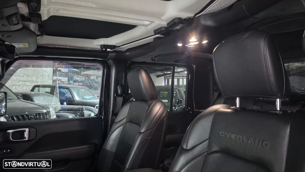 Jeep Gladiator 3.0V6 MultiJet AWD Auto Overland — fotografia 32