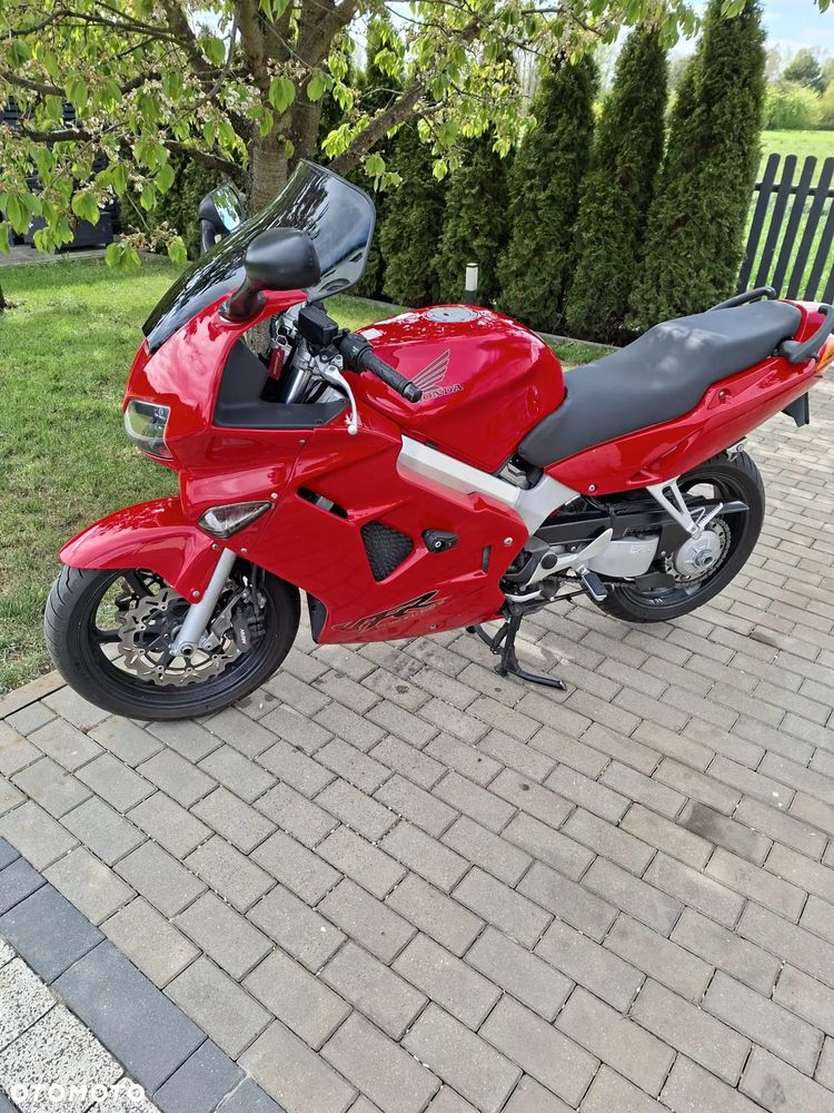 Honda VFR - 1