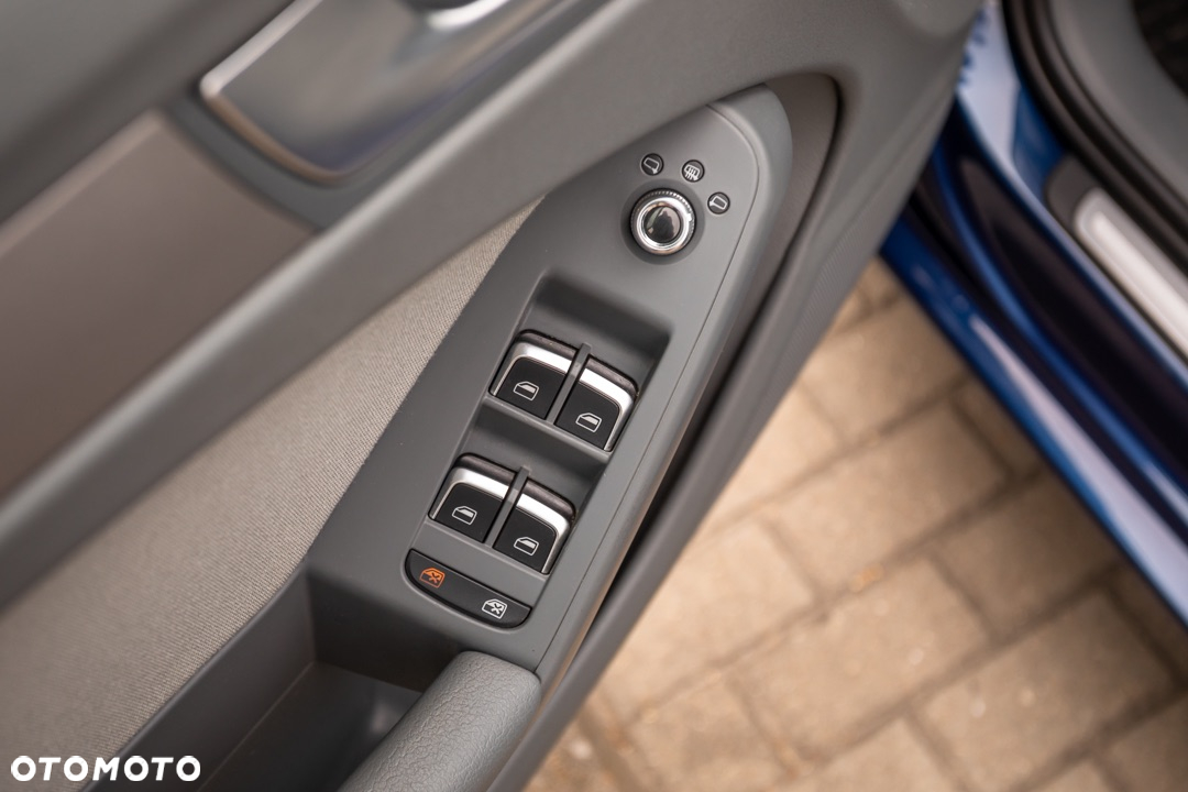 Audi A4 Avant 2.0 TDI DPF Ambiente - 24