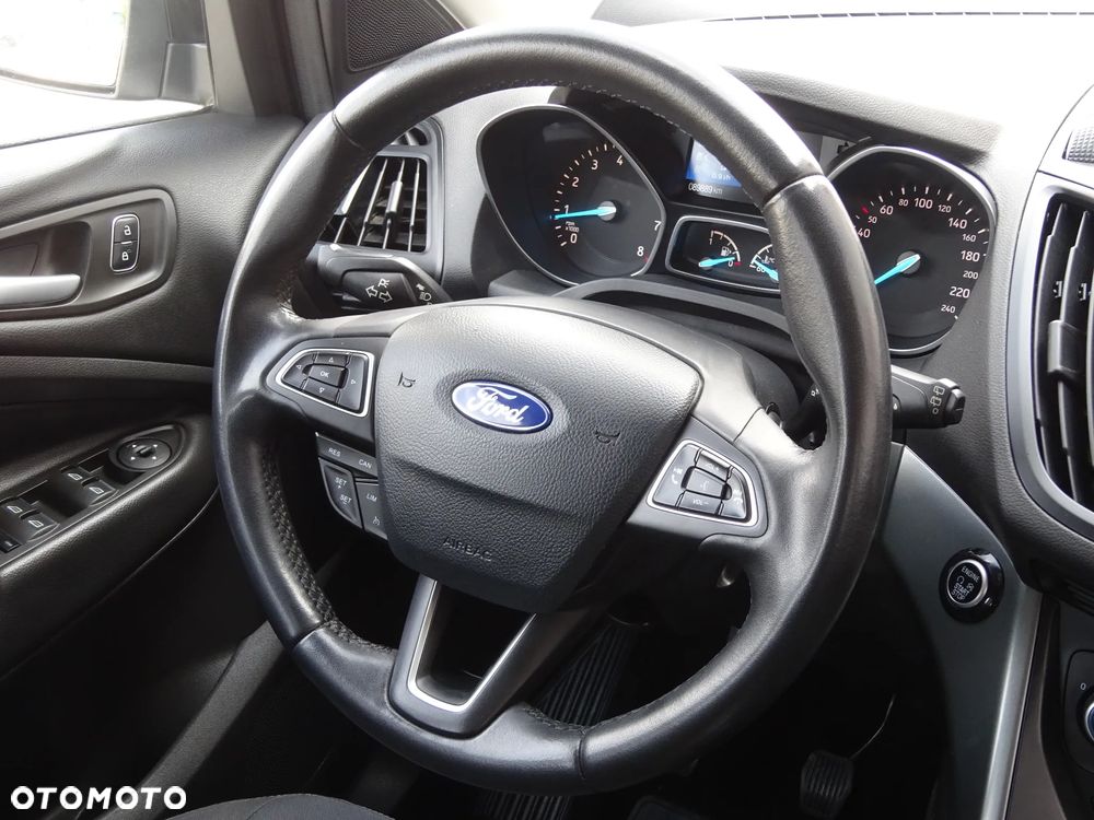 Ford Kuga - 11