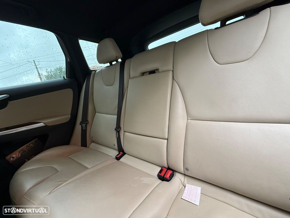 Volvo XC 60 D3 Geartronic Momentum - 6