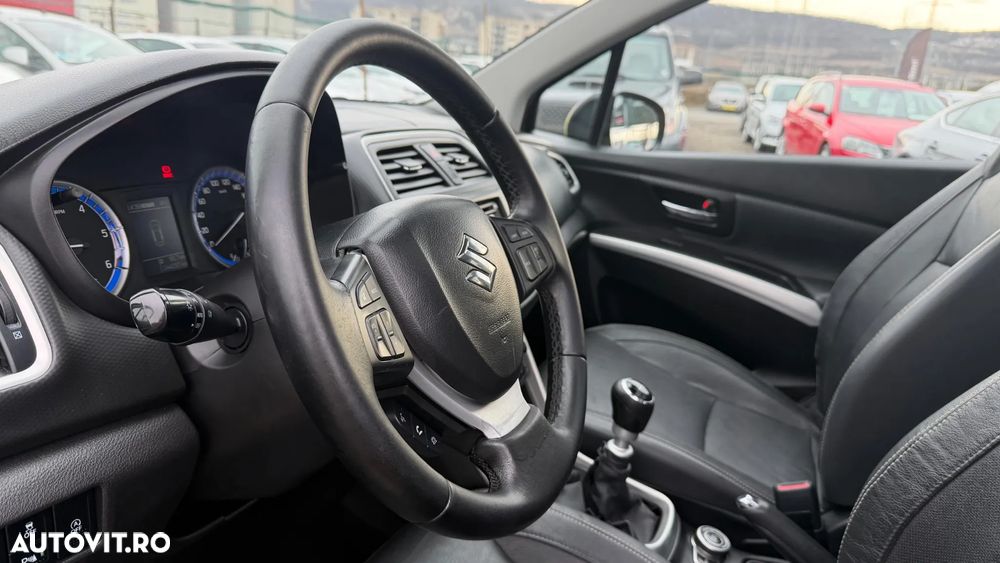 Suzuki S-Cross - 10