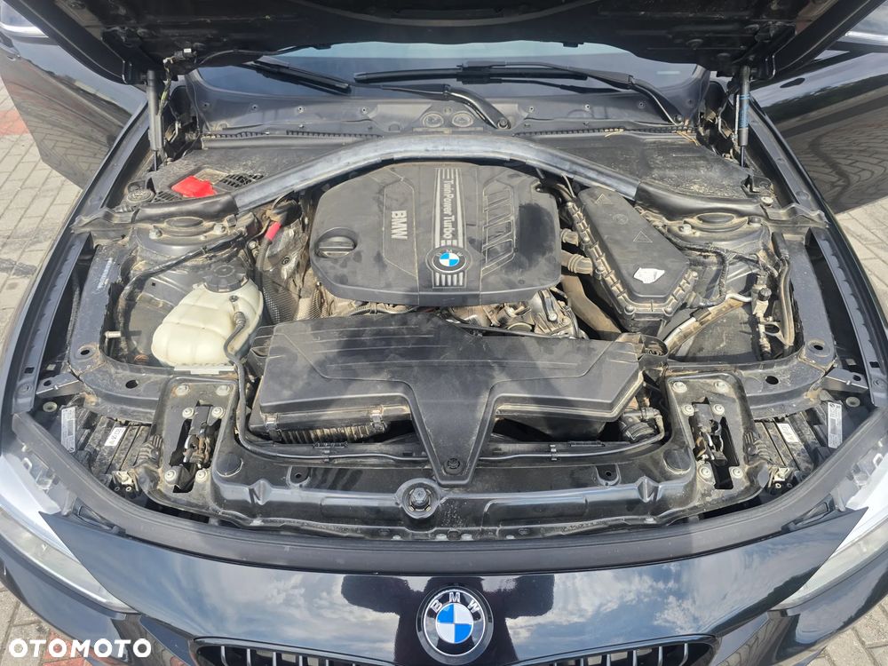 BMW Seria 3 318d DPF Edition Sport - 11