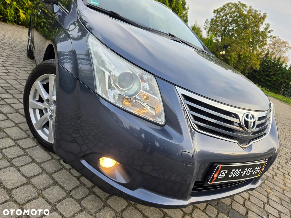 Toyota Avensis 2.0 Executive - 5