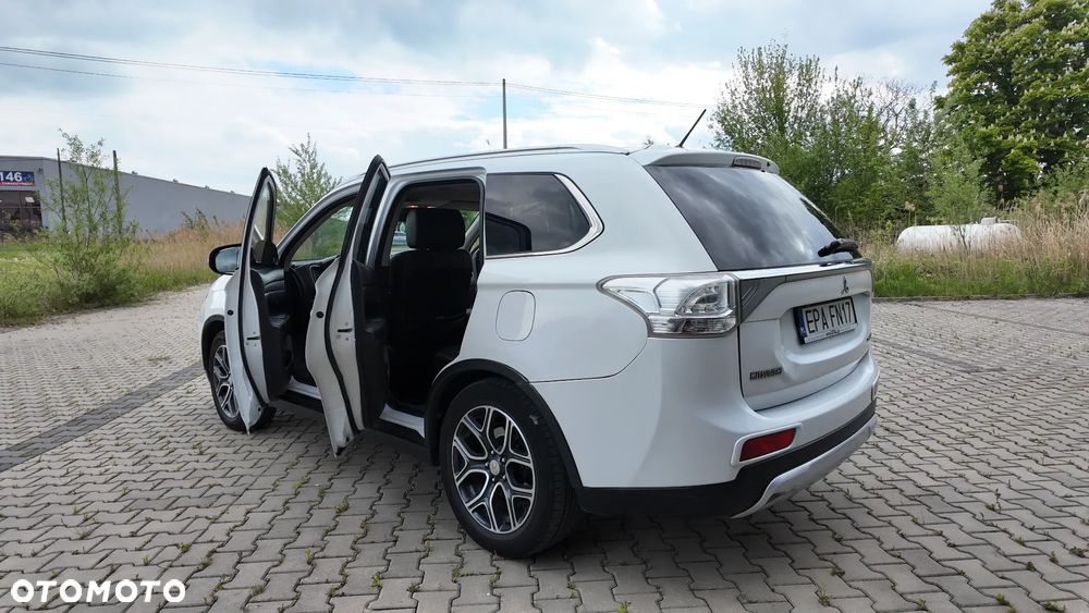 Mitsubishi Outlander 2.2 DID Instyle Navi 4WD - 12